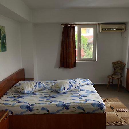 Quiet Garden Ground Floor Appartement Boekarest Buitenkant foto