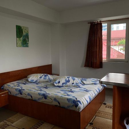 Quiet Garden Ground Floor Appartement Boekarest Buitenkant foto